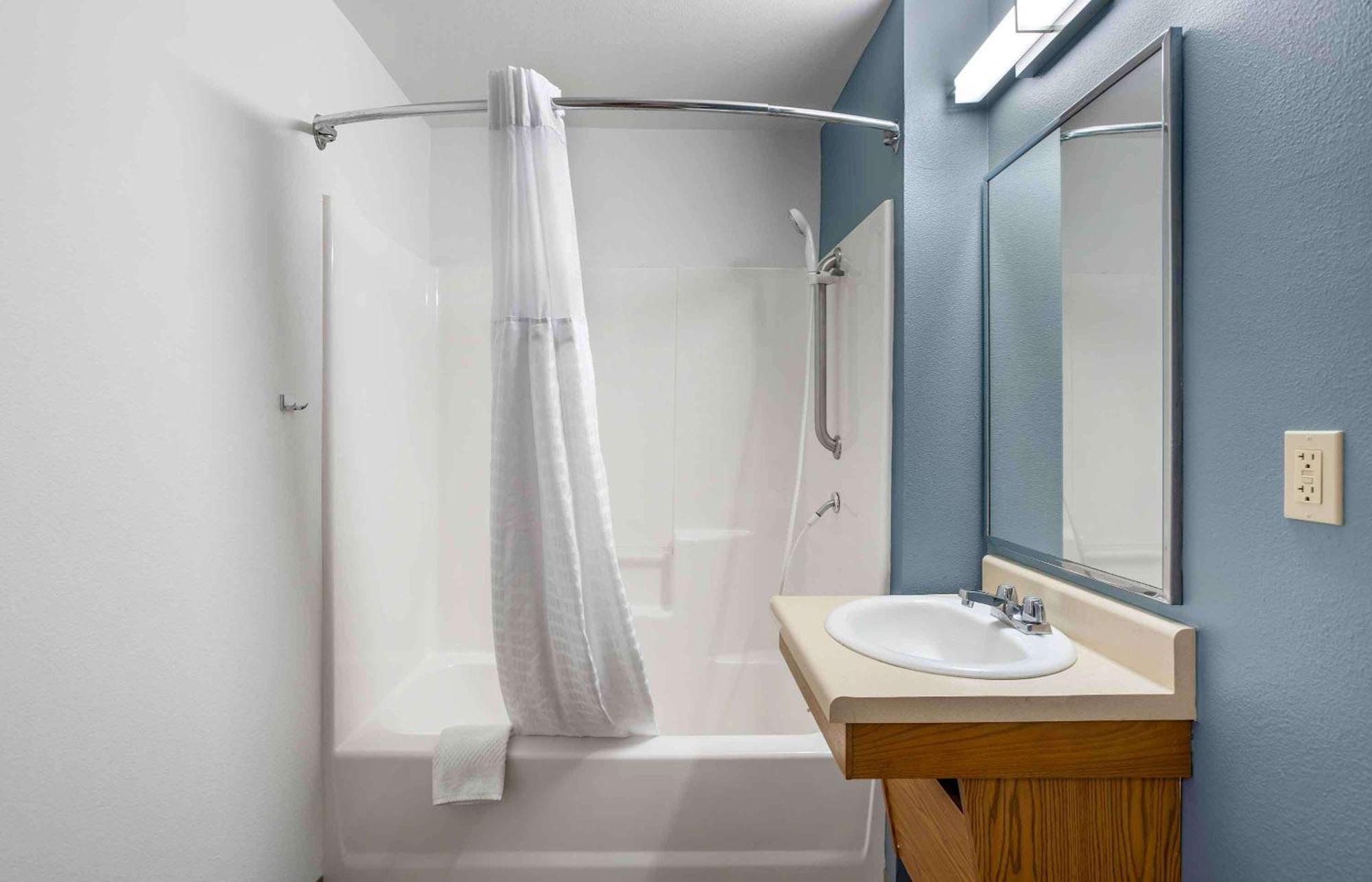 Extended Stay America Select Suites - Cleveland - Avon Eksteriør billede